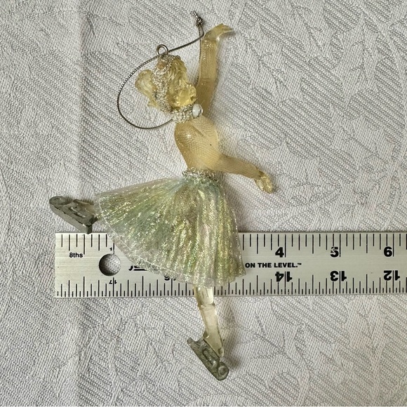 Set of 2 Vintage Ice Skating Girls Christmas Tree Ornaments - Picture 10 of 10